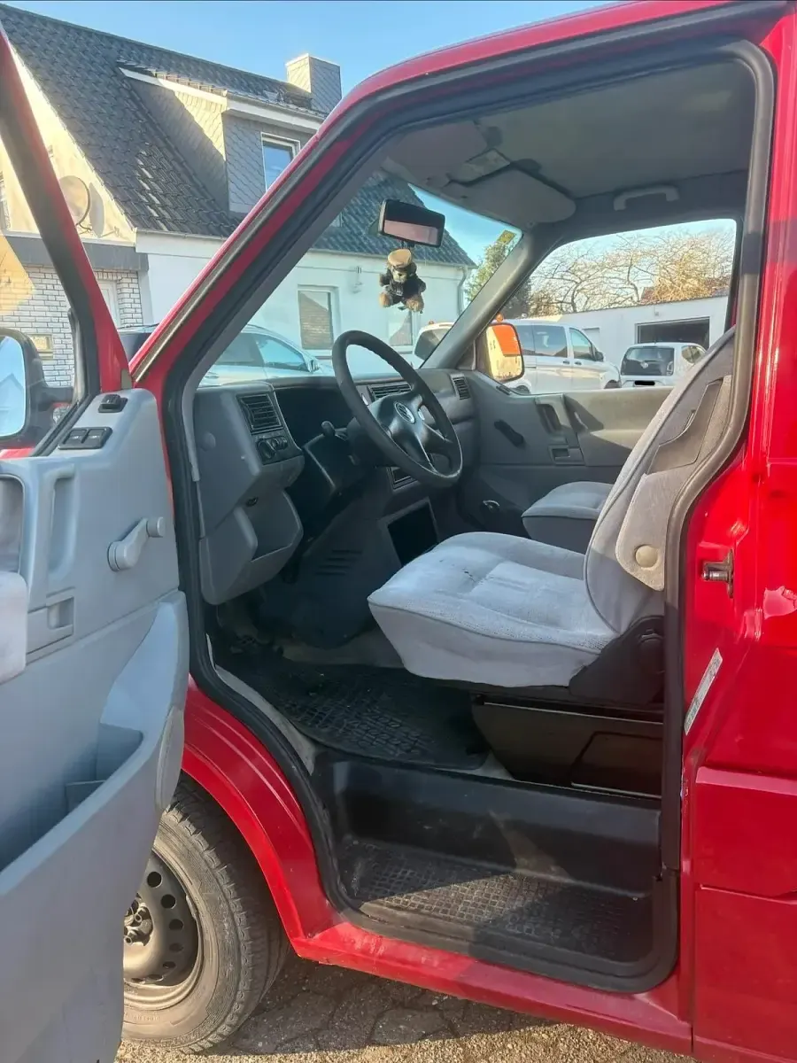 Gebraucht VW T4 84 PS (61 kW) 2000 Rot Van