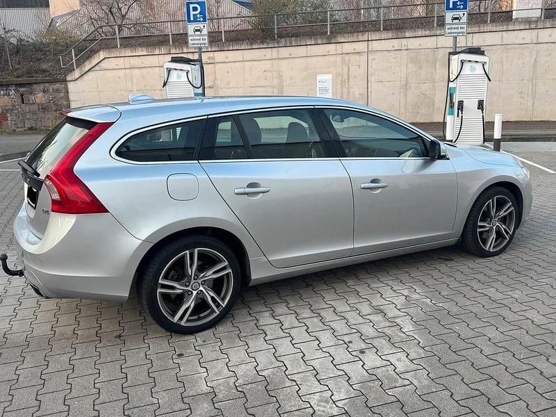 Gebraucht Volvo V60 190 PS (139 kW) 2015 Silber Kombi