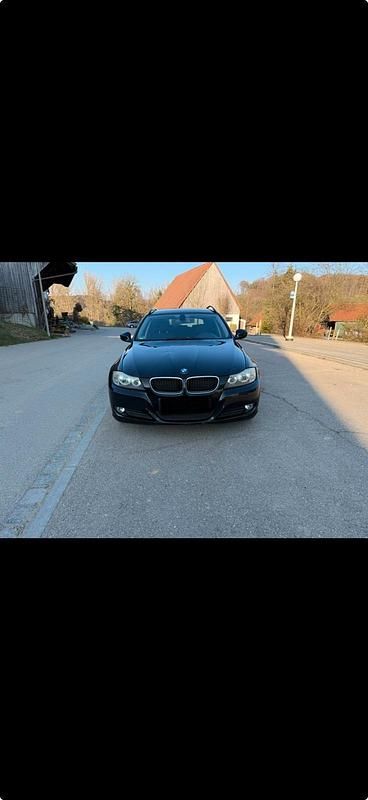 Second-hand BMW 318 143 CP (105 kW) 2009 Negru Break