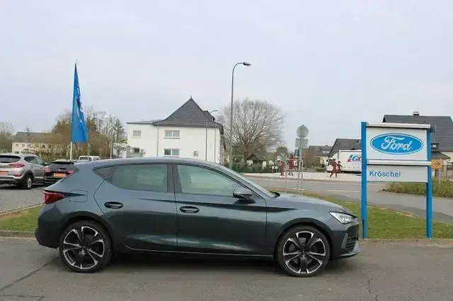 Second-hand Cupra Leon Basis 245 CP (180 kW) 2021 Gri Berlinǎ