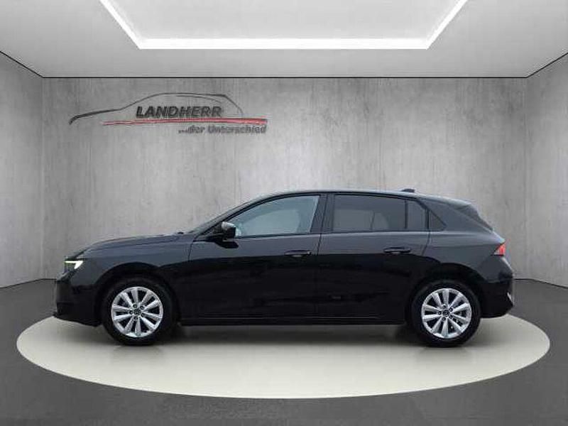 Neu Opel Astra Edition 131 PS (96 kW) 2025 Schwarz Limousine