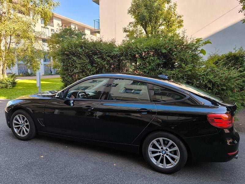 Gebraucht BMW 320 Gran Turismo 184 PS (135 kW) 2013 Schwarz Limousine