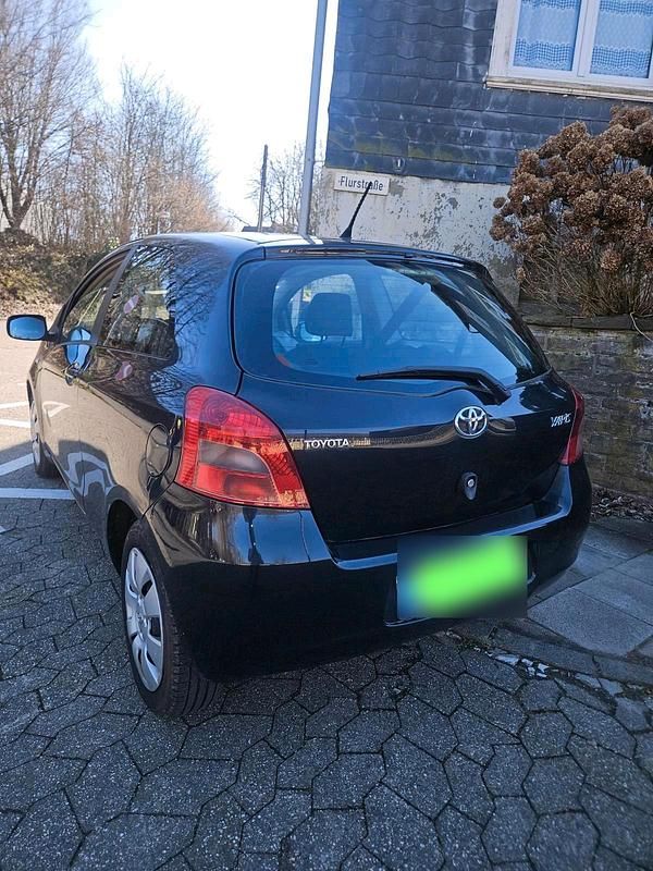 Gebraucht Toyota Yaris 87 PS (63 kW) 2007 Schwarz Kleinwagen