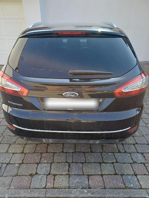 Gebraucht Ford Mondeo 163 PS (119 kW) 2013 Schwarz Kombi