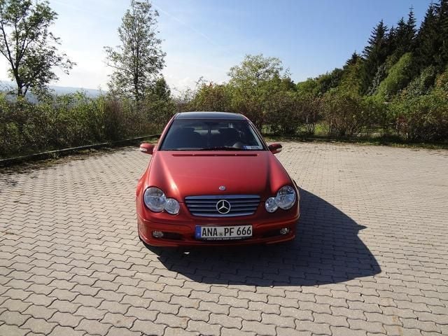 Gebraucht Mercedes C200 Sport 163 PS (119 kW) 2004 Orange metallic Coupé
