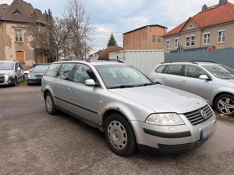 Gebraucht VW Passat 130 PS (95 kW) 2001 Silber Kombi