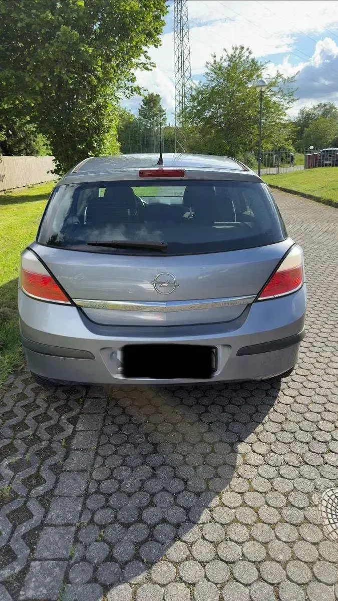 Gebraucht Opel Astra 106 PS (77 kW) 2004 Grau Limousine