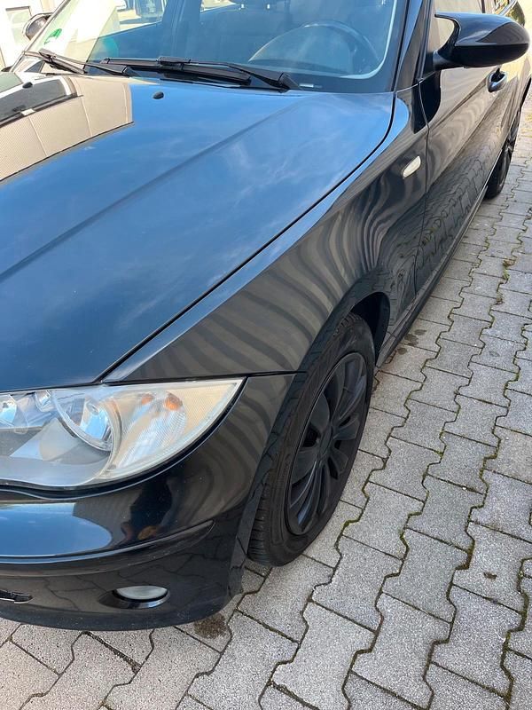 Schwarz Gebraucht 2005 BMW 120 Kleinwagen | 2.900 € (Fairer Preis) - Bild 1/4