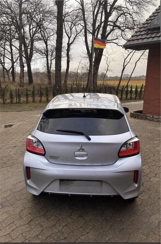 Gebraucht Mitsubishi Space Star Plus 71 PS (52 kW) 2021 Silber Kleinwagen
