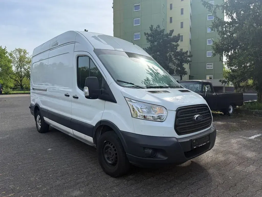 Używany Ford Transit 155 KM (114 kW) 2014 Biały Sedan/Limuzyna