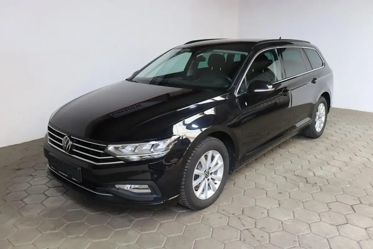 Gebraucht VW Passat Business 200 PS (147 kW) 2023 Schwarz Kombi