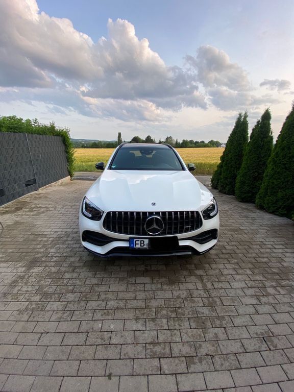 Weiß Gebraucht 2021 Mercedes GLC43 AMG AMG SUV | 46.999 € (Etwas zu teuer) - Bild 1/4