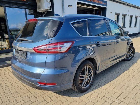 Gebraucht Ford S-MAX Titanium 150 PS (110 kW) 2020 Blau Van / Kleinbus