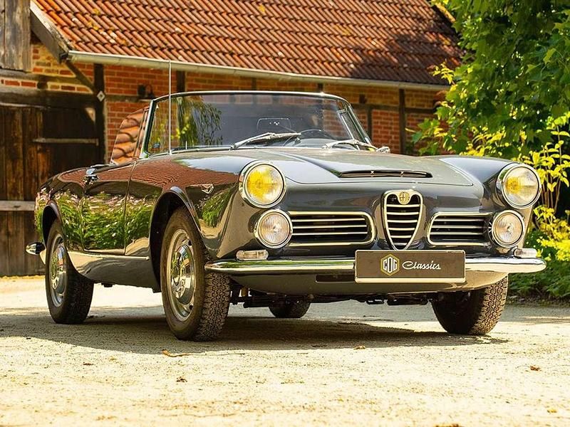 Grau Gebraucht 1963 Alfa Romeo 2600 Cabrio | 159.900 € - Bild 1/4