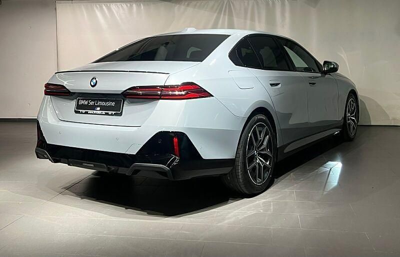 Neu BMW 520 M Sport 197 PS (144 kW) 2026 M brooklyn grau metallic Limousine