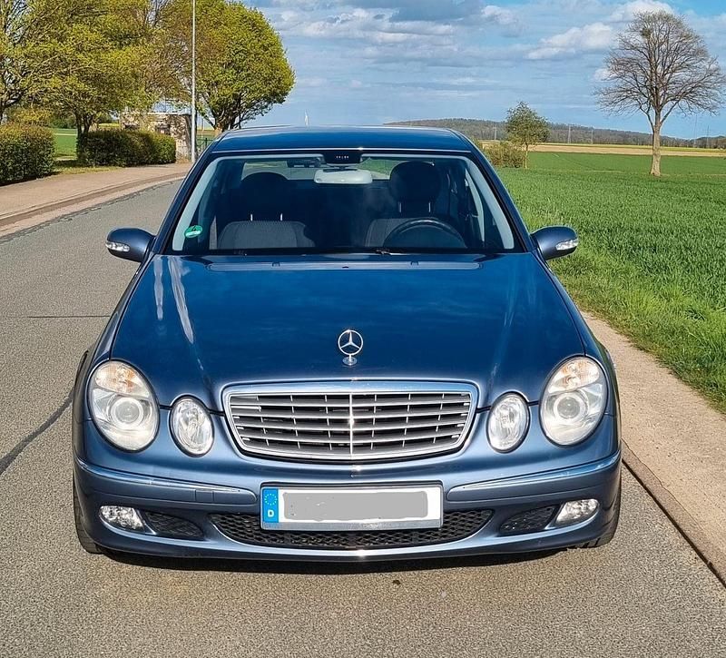 Gebraucht Mercedes E200 Elegance 163 PS (119 kW) 2005 Blau Limousine
