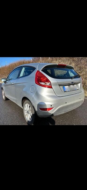 Gebraucht Ford Fiesta 82 PS (60 kW) 2008 Silber Kleinwagen