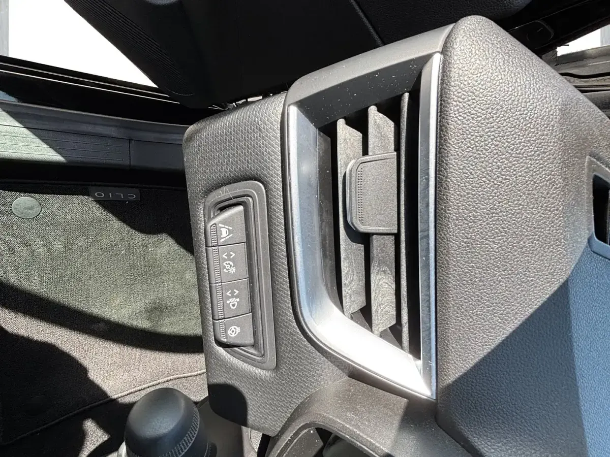 Gebraucht Renault Clio Intens 91 PS (66 kW) 2021 Schwarz Kleinwagen