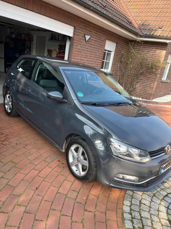 Grau Gebraucht 2015 VW Polo Limousine | 8.600 € (Fairer Preis) - Bild 1/4