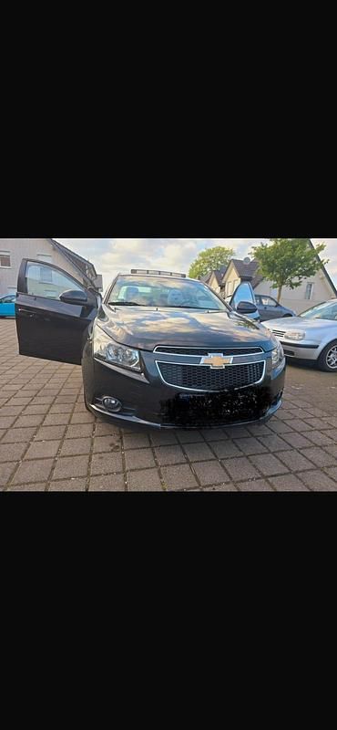 Schwarz Gebraucht 2012 Chevrolet Cruze Limousine | 4.900 € (Etwas zu teuer) - Bild 1/4