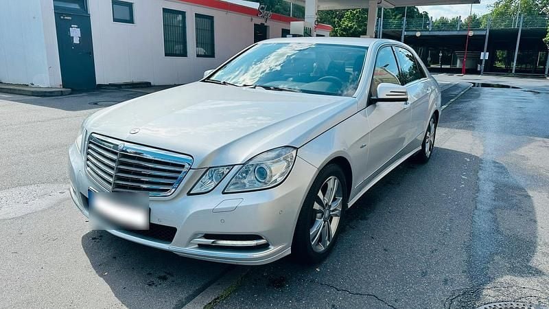 Gebraucht Mercedes E350 265 PS (194 kW) 2011 Silber Limousine