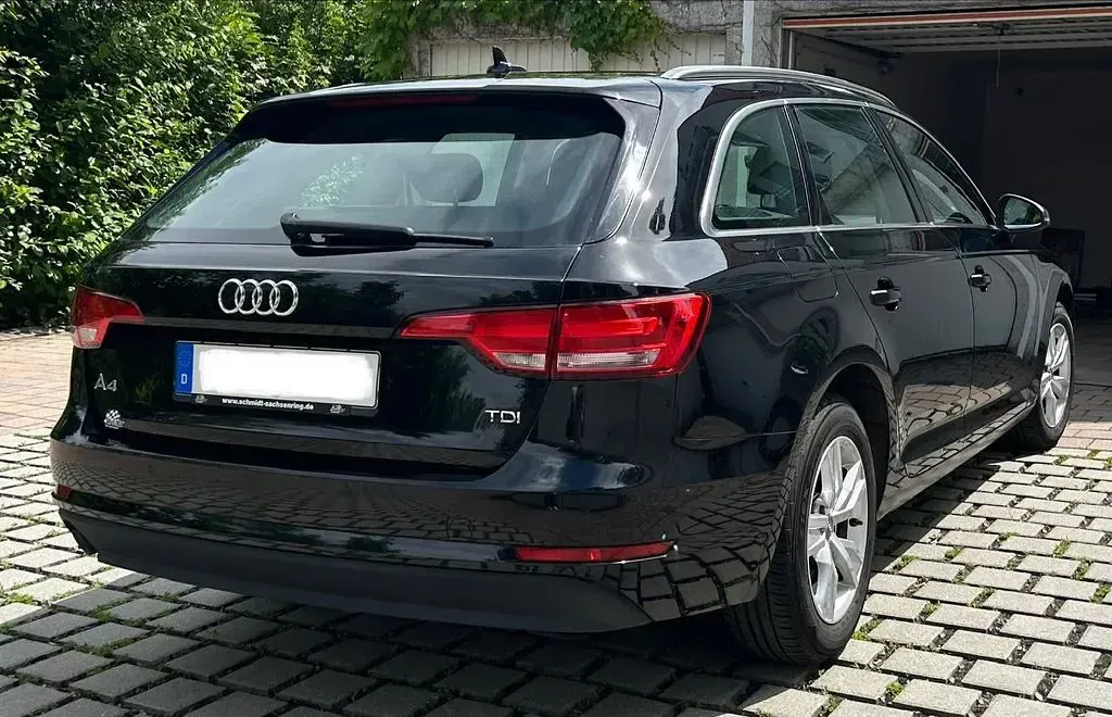 Gebraucht Audi A4 Ambiente 150 PS (110 kW) 2016 Schwarz Kombi