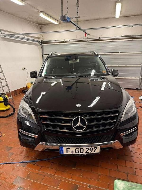 Gebraucht Mercedes ML250 204 PS (150 kW) 2015 Schwarz SUV