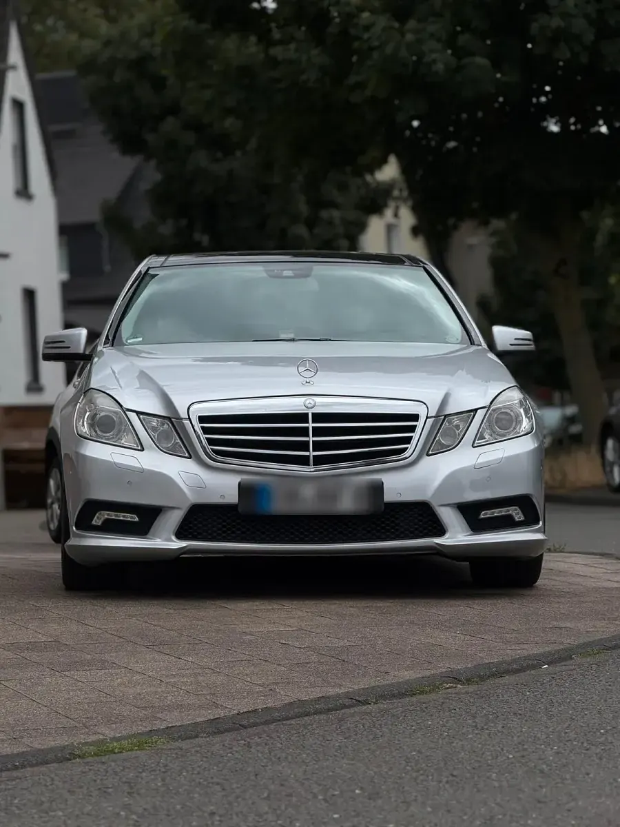 Gebraucht Mercedes E500 AMG 387 PS (284 kW) 2009 Silber Limousine