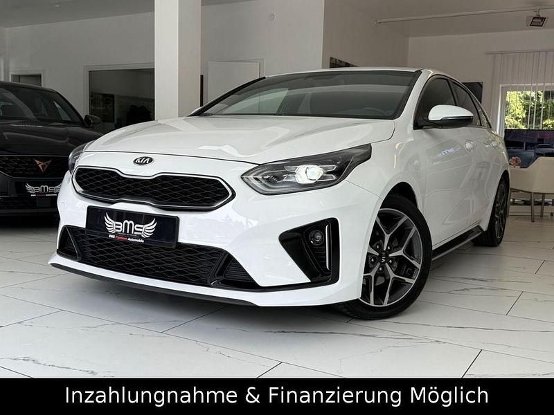 Weiß Gebraucht 2020 Kia ProCeed GT-Line Kleinwagen | 19.475 € (Guter Preis) - Bild 1/4