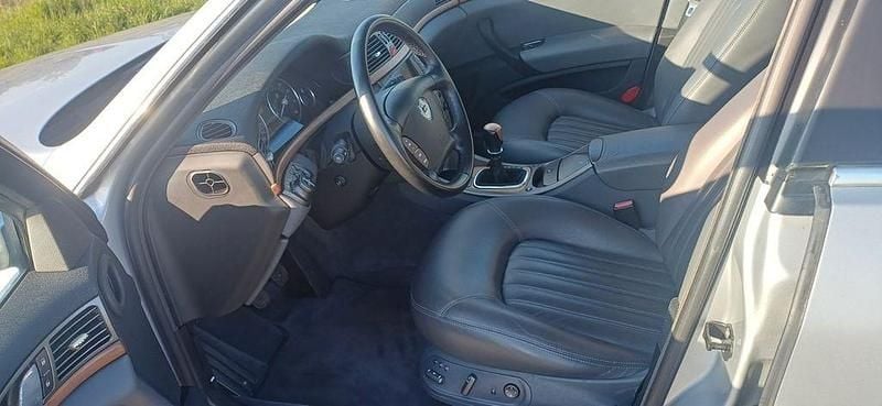 Second-hand Lancia Thesis 170 CP (125 kW) 2004 Argintiu Berlinǎ