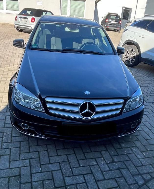 Gebraucht Mercedes C180 156 PS (114 kW) 2009 Schwarz Limousine
