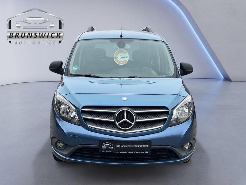 Blau Gebraucht 2019 Mercedes Citan 112 Kombi | 16.650 € (Guter Preis) - Bild 1/4