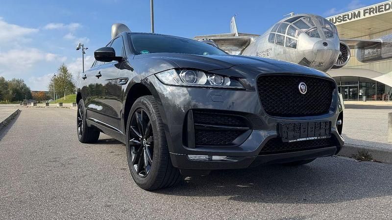 Grau Gebraucht 2017 Jaguar F-Pace R-Sport SUV | 22.900 € (Fairer Preis) - Bild 1/4
