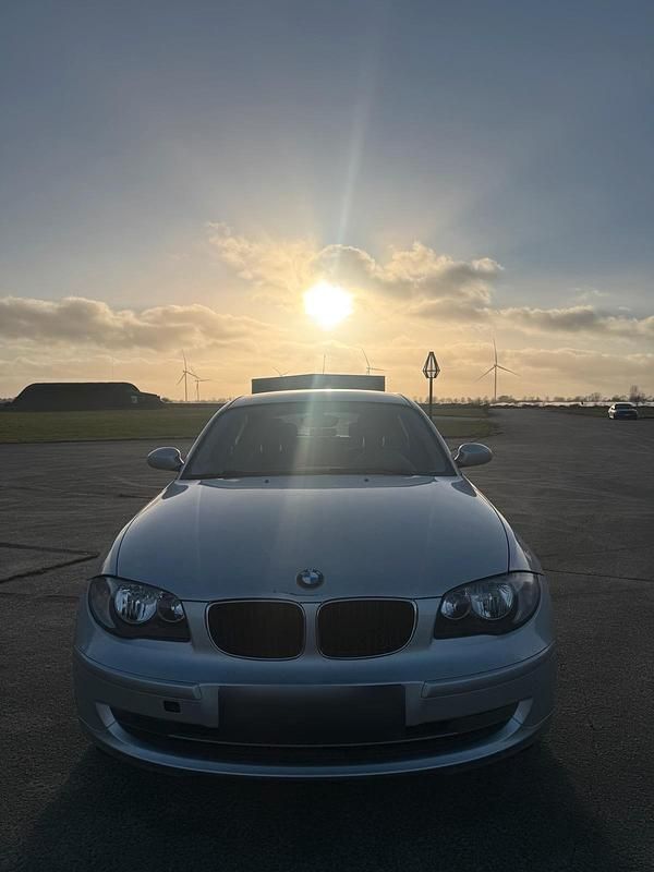 Gebraucht BMW 118 143 PS (105 kW) 2007 Silber Kleinwagen