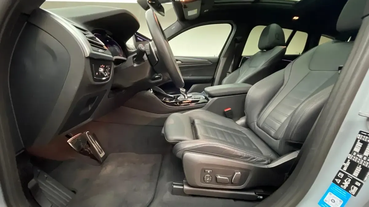 Gebraucht BMW X4 Efficient Dynamics 286 PS (210 kW) 2024 M brooklyn grau metallic SUV