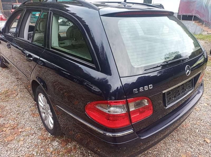Gebraucht Mercedes E280 231 PS (169 kW) 2007 Tansanitblau Kombi