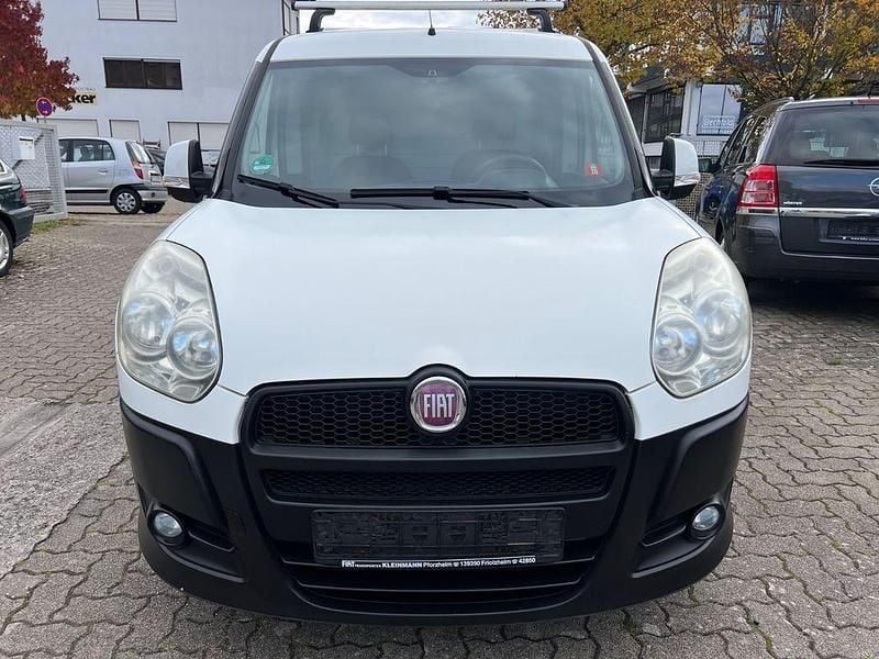 Weiß Gebraucht 2011 Fiat Doblò Active Van / Kleinbus | 5.499 € (Fairer Preis) - Bild 1/4