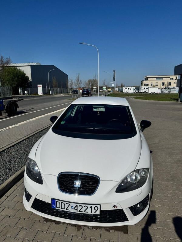 Weiß Gebraucht 2012 Seat Leon FR Kleinwagen | 5.500 € (Fairer Preis) - Bild 1/4