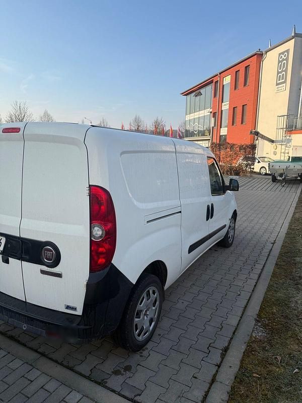 Gebraucht Fiat Doblò 101 PS (74 kW) 2021 Weiß Van / Kleinbus