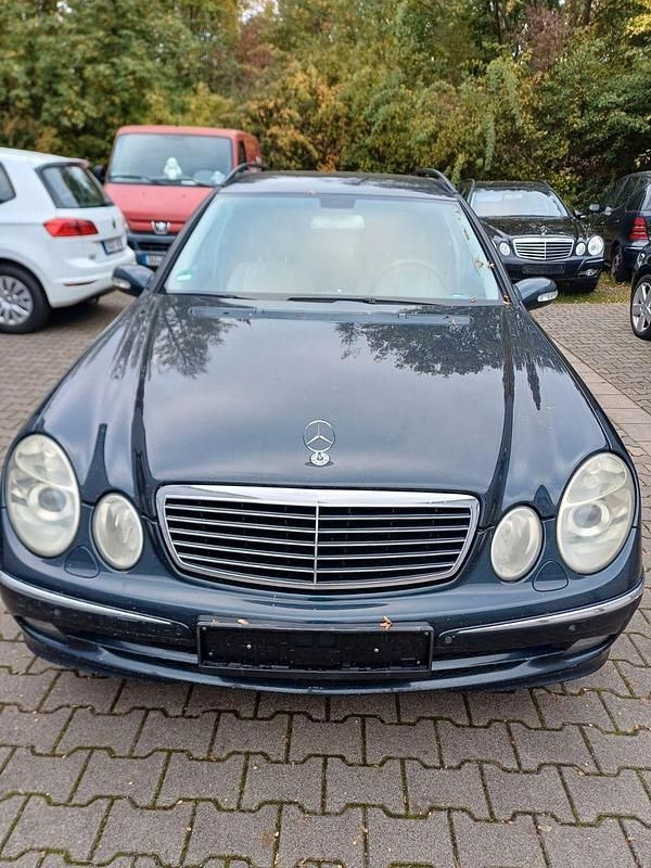 Schwarz Gebraucht 2006 Mercedes E280 Avantgarde Kombi | 3.200 € (Guter Preis) - Bild 1/4
