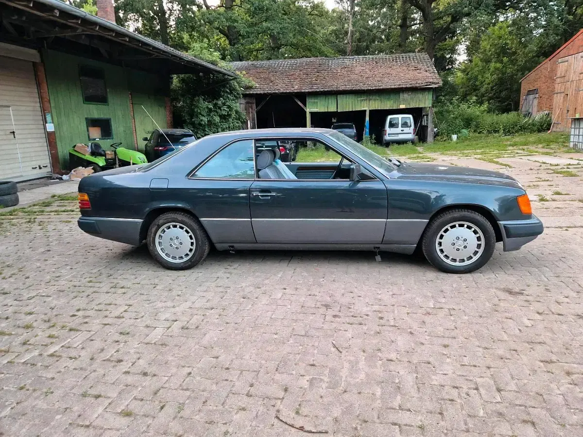 Gebraucht Mercedes E230 132 PS (97 kW) 1990 Coupé
