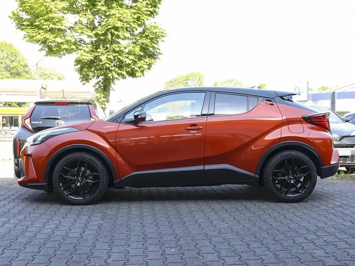 Gebraucht Toyota C-HR Basis 184 PS (135 kW) 2020 Infernoorange metallic / dach schwarz SUV