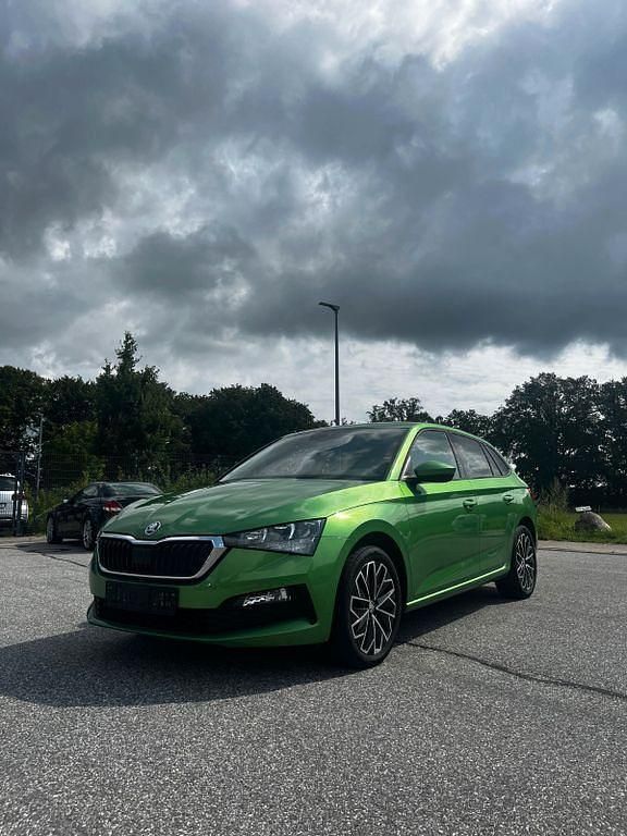 Grün Gebraucht 2019 Skoda Scala Style Kleinwagen | 14.490 € (Fairer Preis) - Bild 1/4