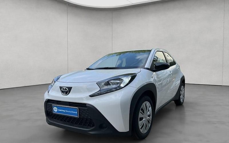 Weiß Neu 2025 Toyota Aygo Play Kleinwagen | 16.990 € - Bild 1/4