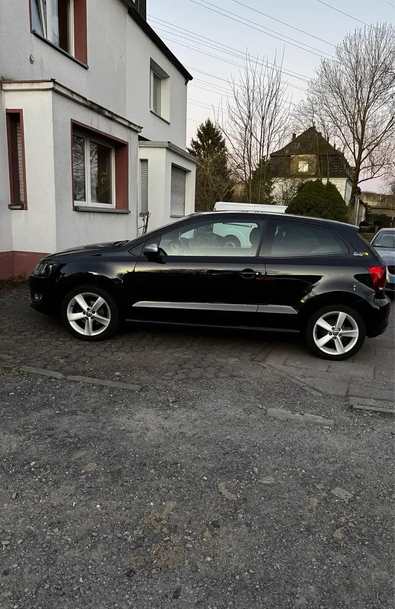 Gebraucht VW Polo Black Edition 60 PS (44 kW) 2013 Schwarz Kleinwagen