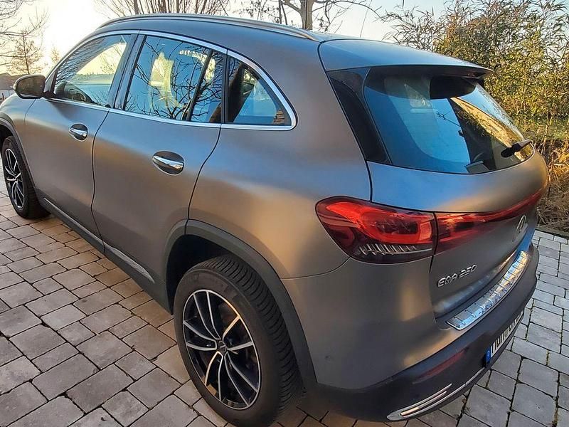 Gebraucht Mercedes EQA250 139 kW (190 PS) 2022 Grau SUV