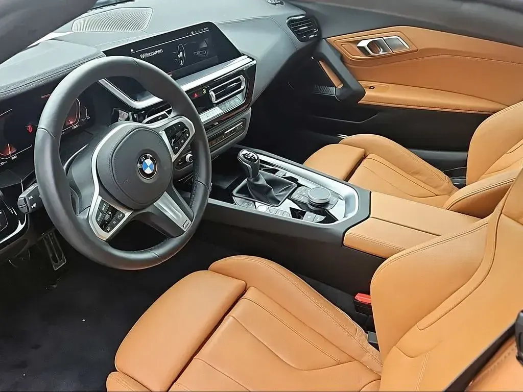 Gebraucht BMW Z4 M Sport 197 PS (144 kW) 2025 Schwarz Cabrio