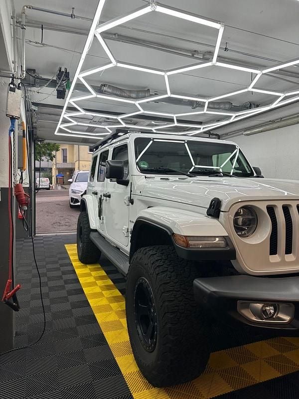 Weiß Gebraucht 2020 Jeep Wrangler Sahara SUV | 44.900 € (Fairer Preis) - Bild 1/4