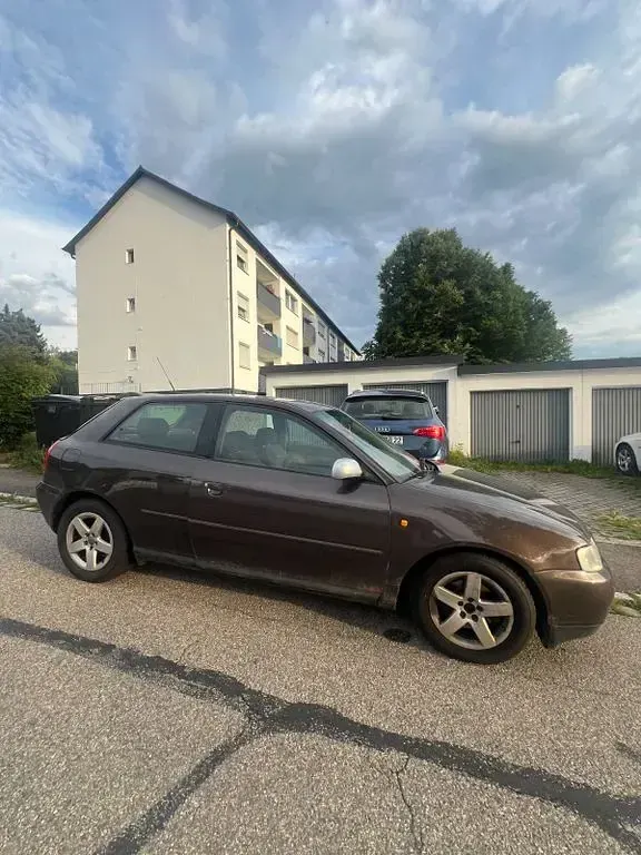 Gebraucht Audi A3 Ambiente 90 PS (66 kW) 1997 Braun Kleinwagen