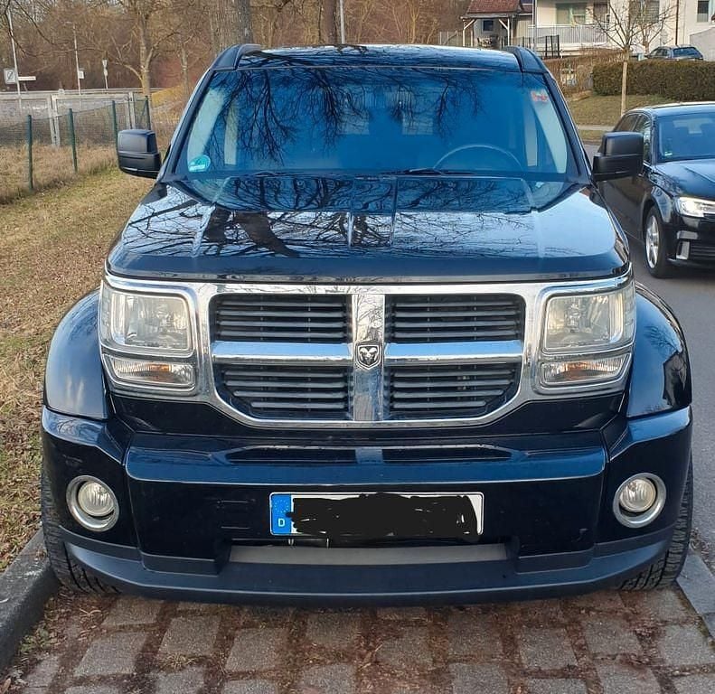 Schwarz Gebraucht 2008 Dodge Nitro SXT SUV | 6.950 € (Fairer Preis) - Bild 1/4